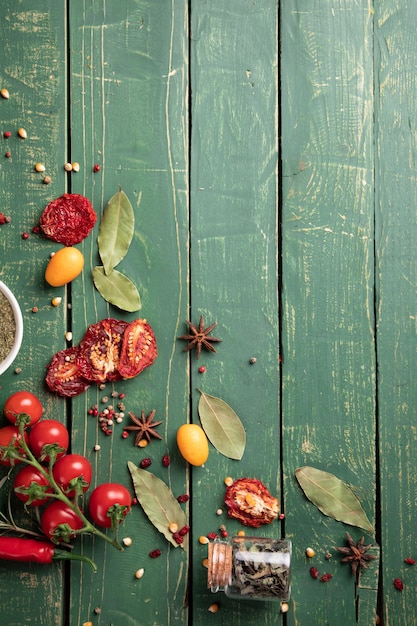 Foto gratuita verduras en la mesa de madera