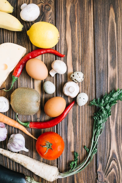 Foto gratuita verduras y queso