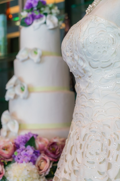 Vestidos de novia en maniquíes.