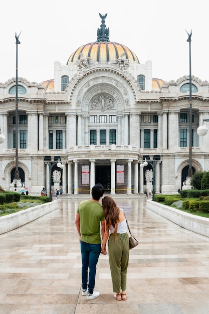 Viaja descubriendo lugares con tus seres queridos