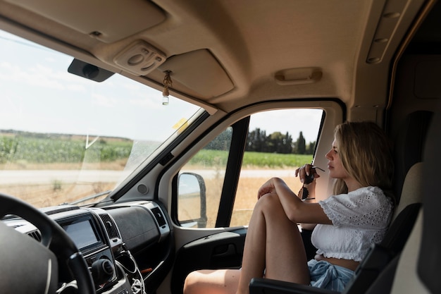 Viajar en coche por el campo