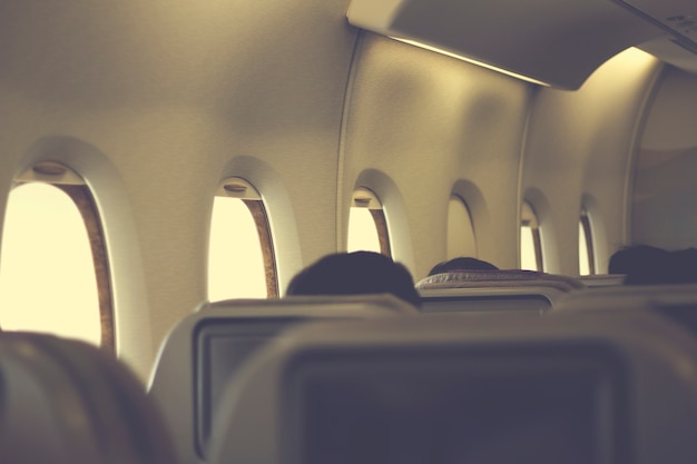 Viaje en el asiento de vuelo de la ventana del avión