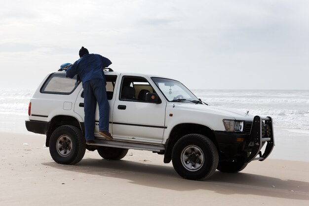 Viaje a la playa en vehículo 4x4