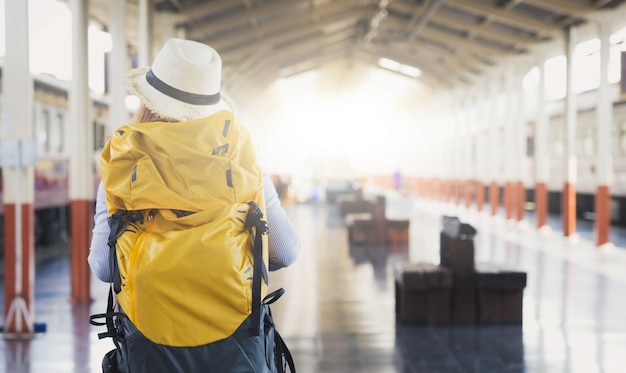 Foto gratuita viajes y concepto de viajero.