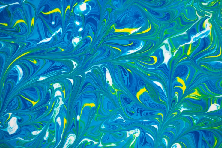Foto gratuito vida muerta con fondo de colores psicodélicos