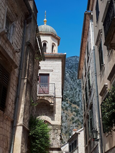 Una vieja calle de Kotor, Montenegro