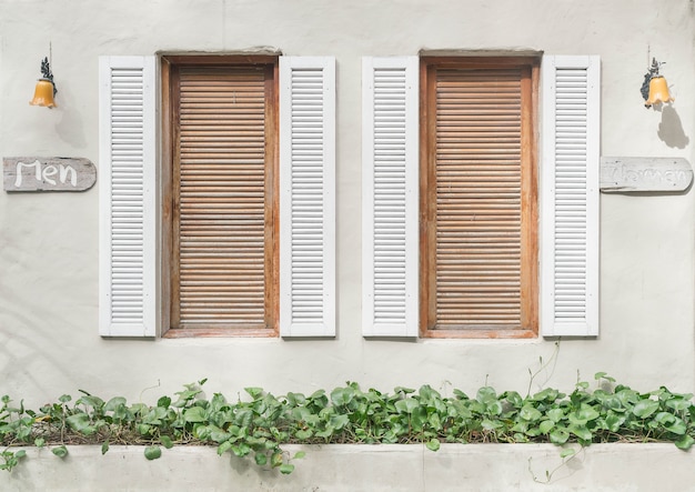 Foto gratuita viejo patrón de ventana