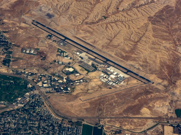 Foto gratuita vista aérea del aeropuerto de grand junction