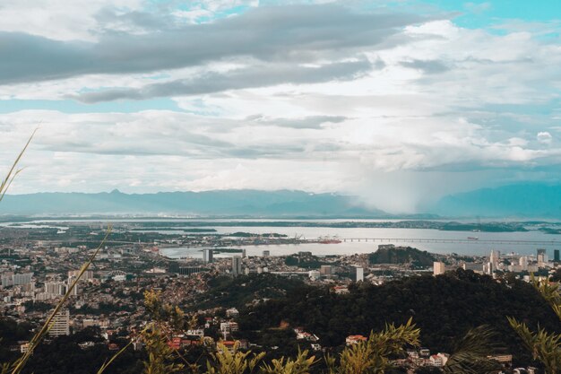 Vista aérea de la Bahía de Guanabara en Río de Janeiro, Brasil