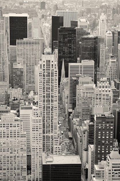Vista aérea de la calle Manhattan de Nueva York en blanco y negro