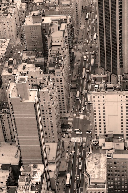 Vista aérea de la calle Manhattan de Nueva York en blanco y negro