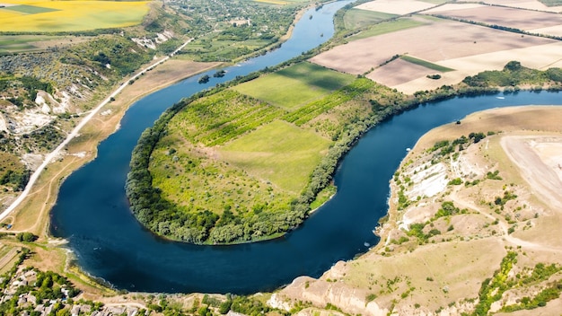 Foto gratuita vista aérea de drones de la naturaleza en moldavia