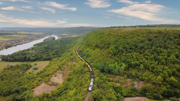 Vista aérea de drones de la naturaleza en Moldavia