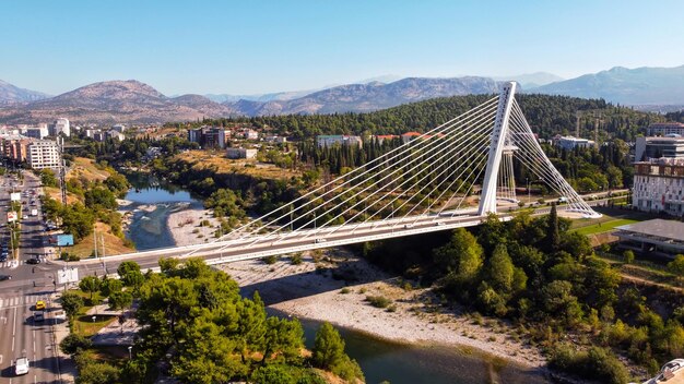 Vista aérea de drones de Podgorica Montenegro