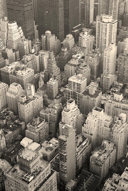 Vista aérea del horizonte de Manhattan de Nueva York en blanco y negro