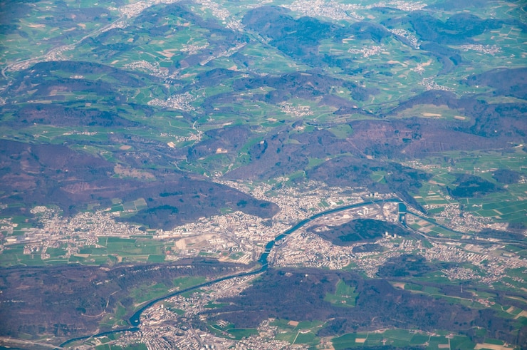 Foto gratuito vista aérea de olten y trimbach en el río aare, suiza