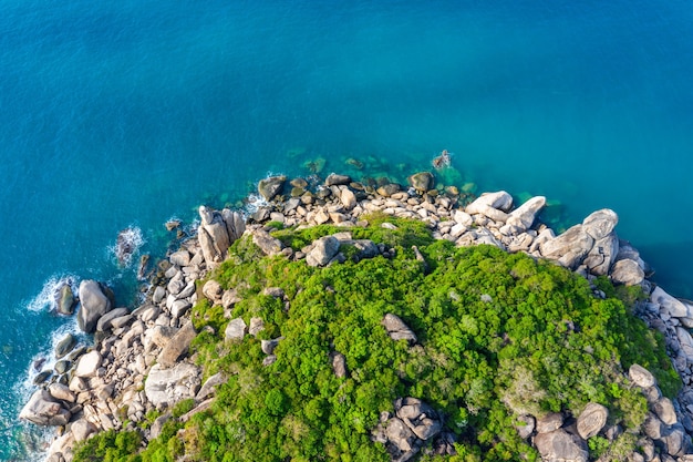 Vista aérea de la orilla del mar en la isla de Koh Tao, Tailandia
