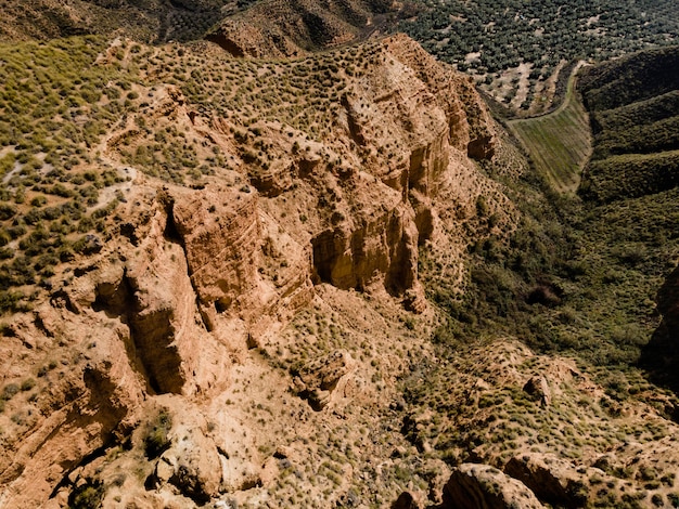 Vista aérea del paisaje de las montañas