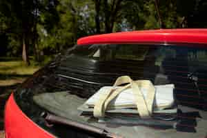 Foto gratuita vista de los artículos de viaje dentro del coche listo para el viaje