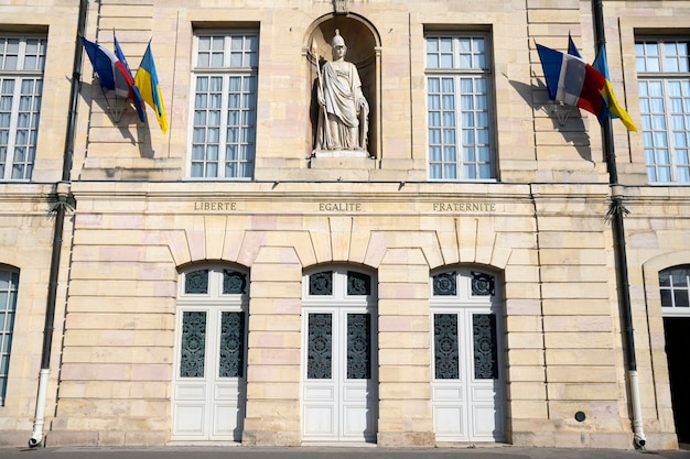 Foto gratuita vista del ayuntamiento de la ciudad de dijon