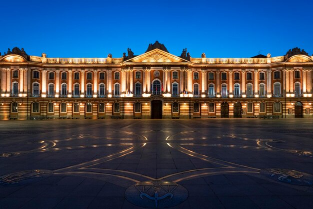 Vista de Capitole o Ayuntamiento es la administración municipal de la ciudad de Toulouse en Francia