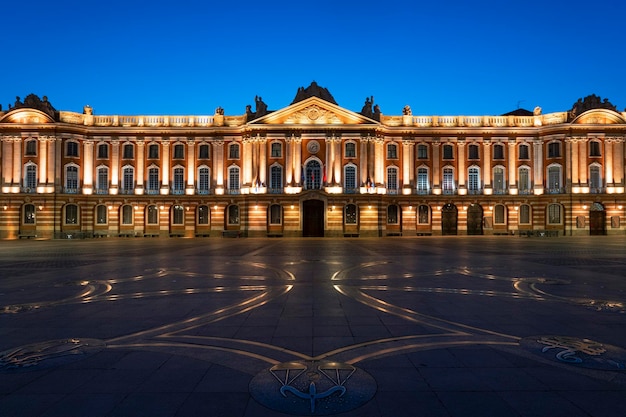 Vista de Capitole o Ayuntamiento es la administración municipal de la ciudad de Toulouse en Francia