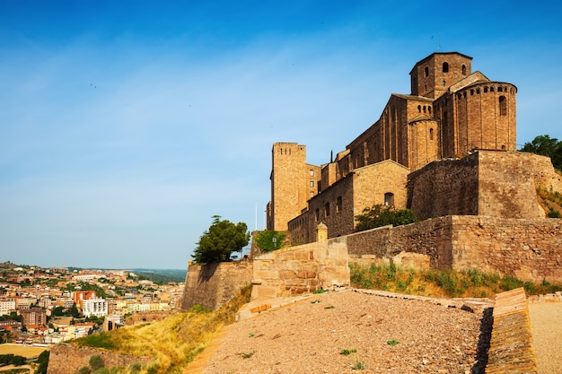 Vista del castillo de Cardona