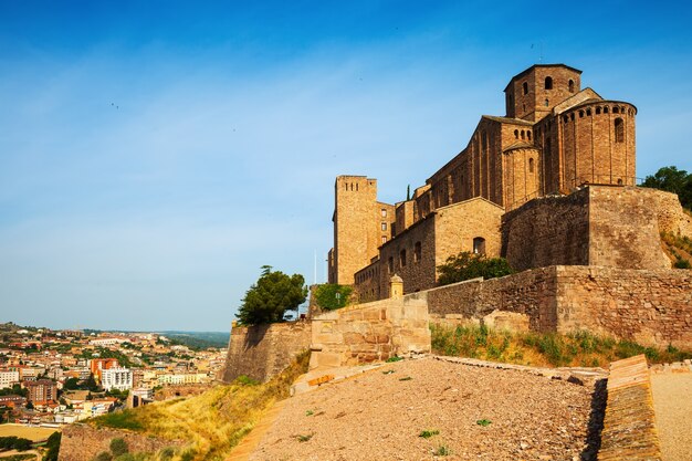 Vista del castillo de Cardona