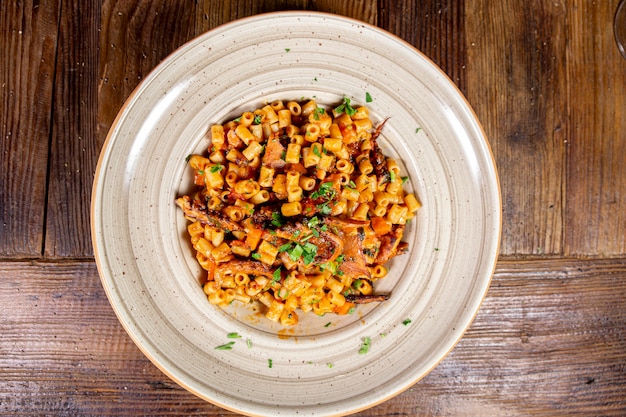 Foto gratuita vista de cerca de pasta con pulpo