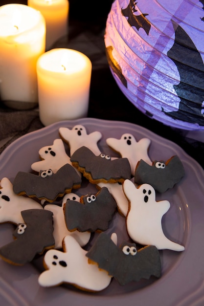 Foto gratuita vista cercana de deliciosas galletas de halloween