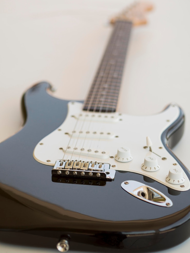 Foto gratuito vista cercana de hermosa guitarra