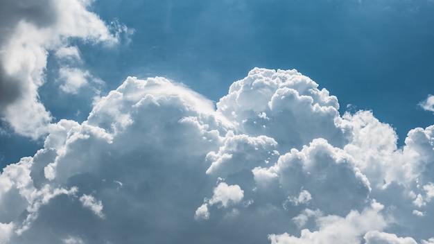 Foto gratuita vista cercana de las nubes