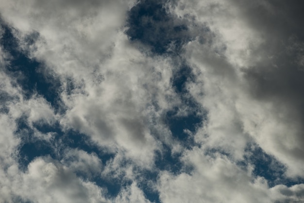 Vista del cielo durante el día.