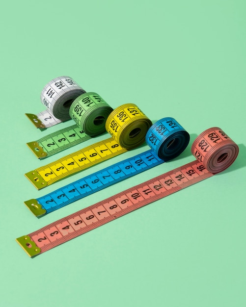Vista de cinta métrica con centímetros como unidades de longitud