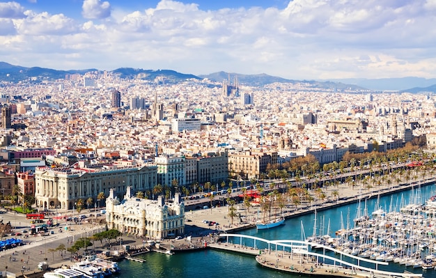 Foto gratuita vista de la ciudad de barcelona. cataluña