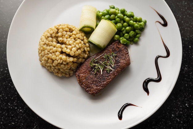 Vista de la comida en una cocina profesional