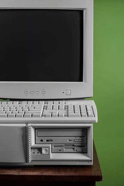 Vista de la computadora y la tecnología retro.
