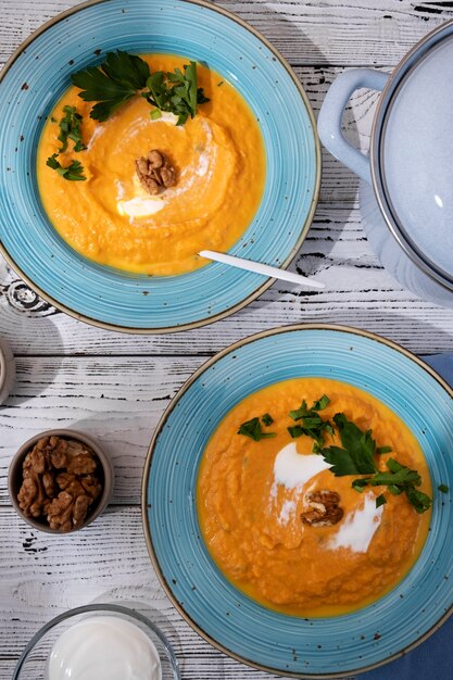 Vista de la deliciosa sopa de crema de zanahoria