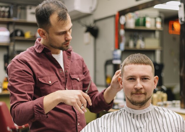 Vista frontal del concepto de barbería