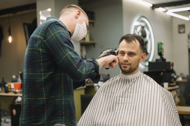 Foto gratuita vista frontal del concepto de barbería