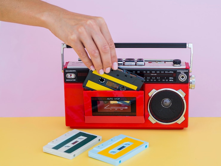 Foto gratuito vista frontal del concepto de música con radio