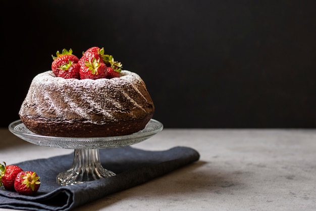 Vista frontal del concepto de pastel de chocolate