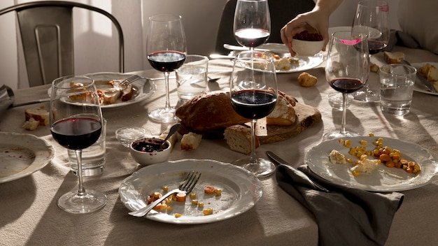 Foto gratuita vista frontal de la deliciosa comida de acción de gracias