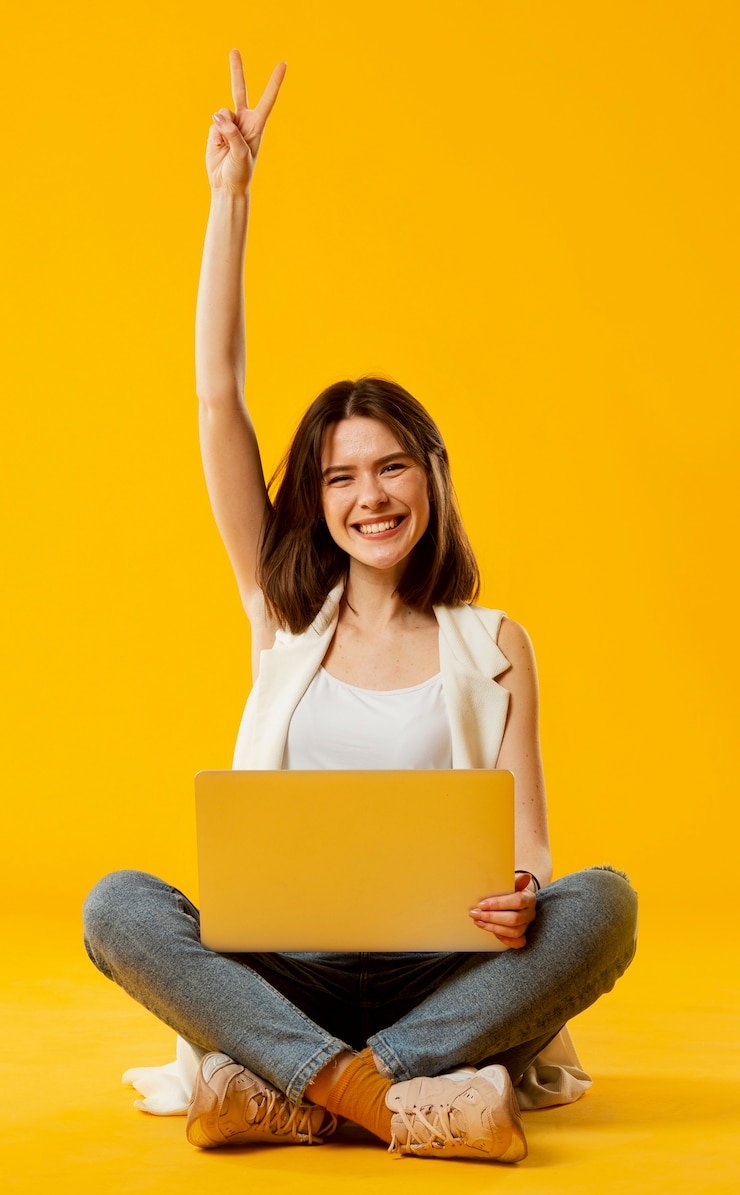 Foto gratuito vista frontal de la mujer con espacio de copia