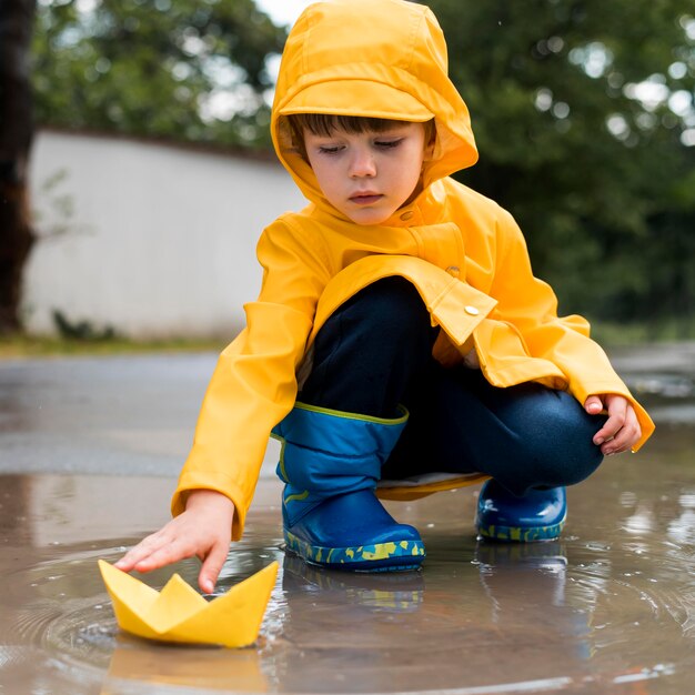 Imágenes de Calzado Lluvia Ninos - Descarga gratuita en Freepik