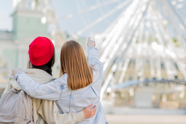 Vista frontal novias en london eye