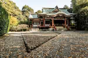 Foto gratuita vista frontal del templo japonés