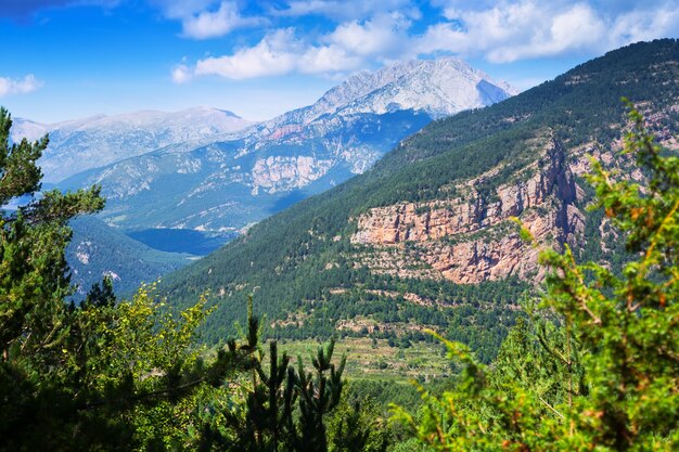 Vista de Generak del paisaje de las montañas