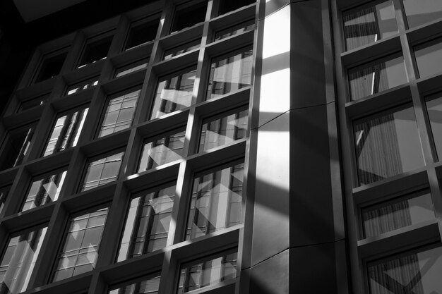 Vista interior de un edificio de oficinas.