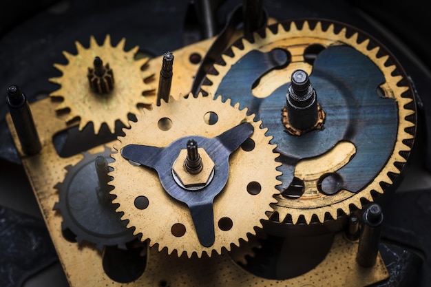 Foto gratuita la vista macro del mecanismo del reloj